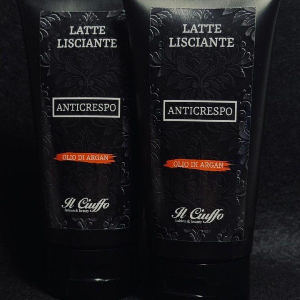 Latte lisciante anticrespo con olio di argan, per capelli lisci e setosi.