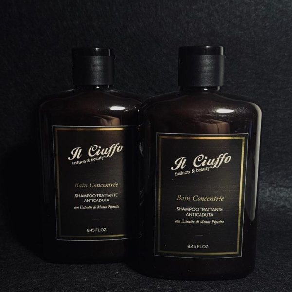 Due bottiglie di shampoo concentrato Il Ciuffo da 250 ml.