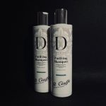 Bottiglie di shampoo purificante da 250 ml per capelli sani e puliti.