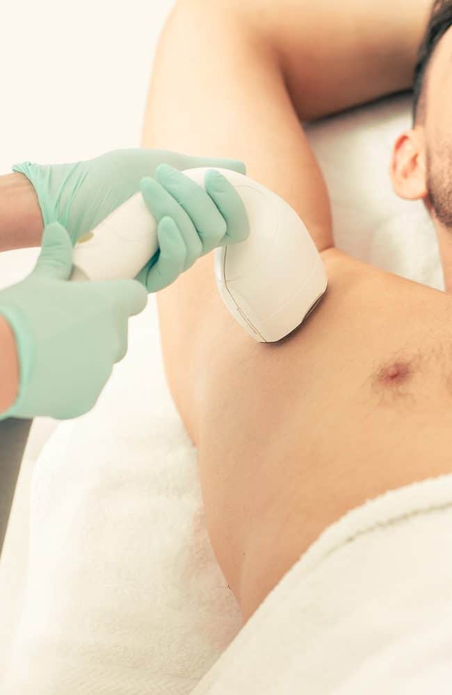 Esame ecografico del torace per diagnosi medica.
