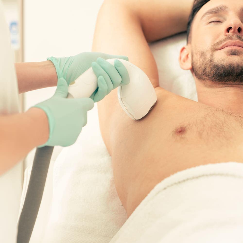 Esame ecografico del torace per diagnosi medica.