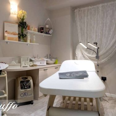Estetica e trattamenti di bellezza in un ambiente rilassante.